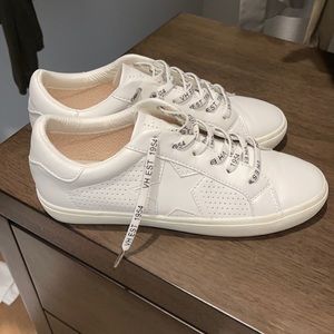 Vintage Havana All white sneakers NWOT